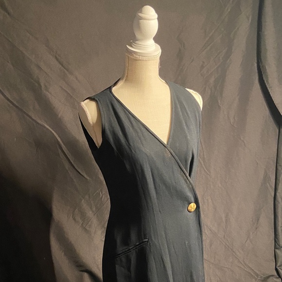 Anntian Dresses & Skirts - Elegant Black Wrap Midi Dress